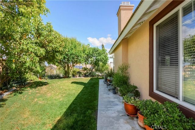 25 Corte Lateuza, Lake Elsinore, CA 92532