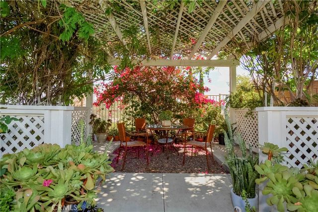 25 Corte Lateuza, Lake Elsinore, CA 92532