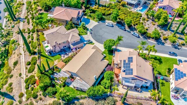 25 Corte Lateuza, Lake Elsinore, CA 92532