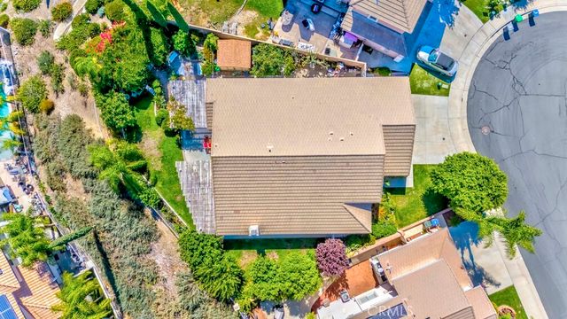 25 Corte Lateuza, Lake Elsinore, CA 92532