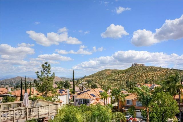 25 Corte Lateuza, Lake Elsinore, CA 92532