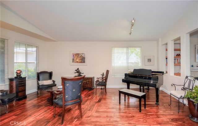 25 Corte Lateuza, Lake Elsinore, CA 92532