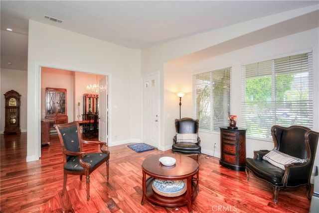 25 Corte Lateuza, Lake Elsinore, CA 92532