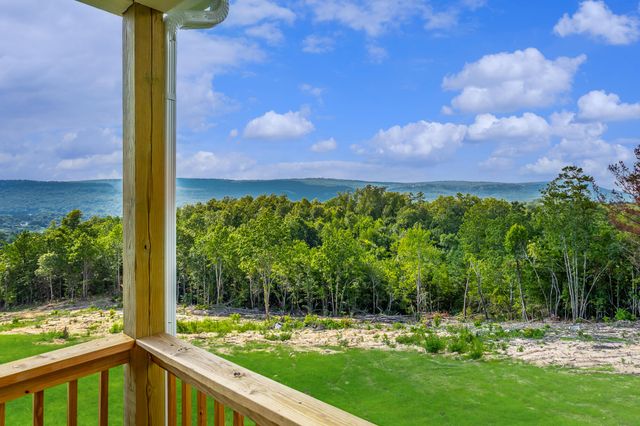 228 Cascade Drive, Rossville, GA 30741