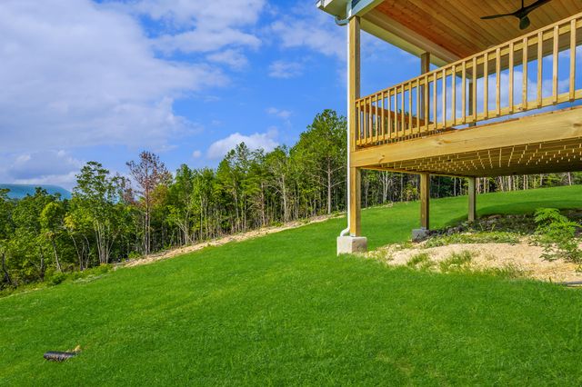 228 Cascade Drive, Rossville, GA 30741