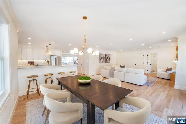 196 Vinton Circle, Fanwood, NJ 07023