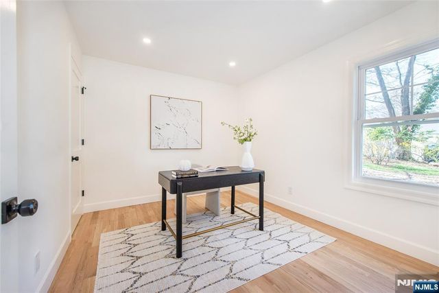 196 Vinton Circle, Fanwood, NJ 07023