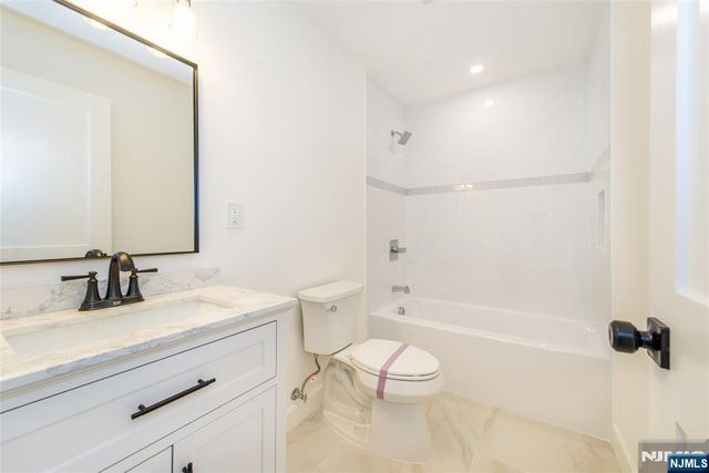 196 Vinton Circle, Fanwood, NJ 07023