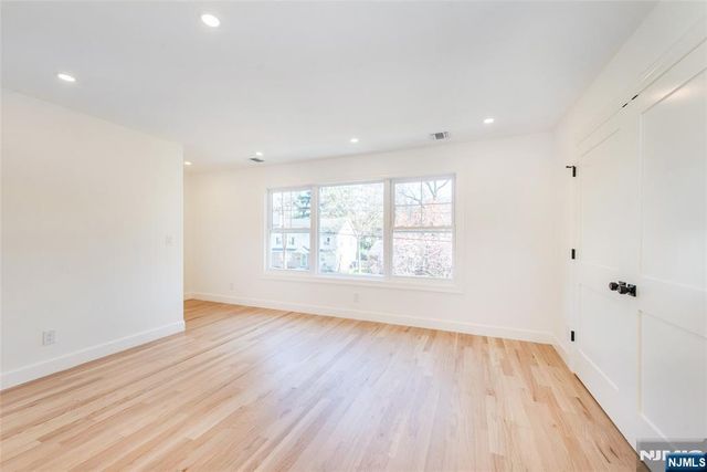 196 Vinton Circle, Fanwood, NJ 07023