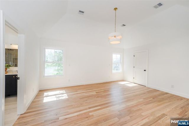 196 Vinton Circle, Fanwood, NJ 07023