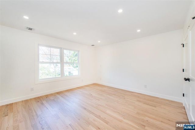 196 Vinton Circle, Fanwood, NJ 07023