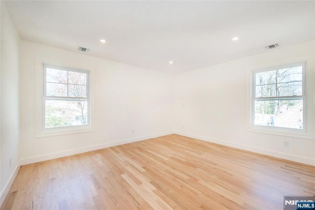 196 Vinton Circle, Fanwood, NJ 07023