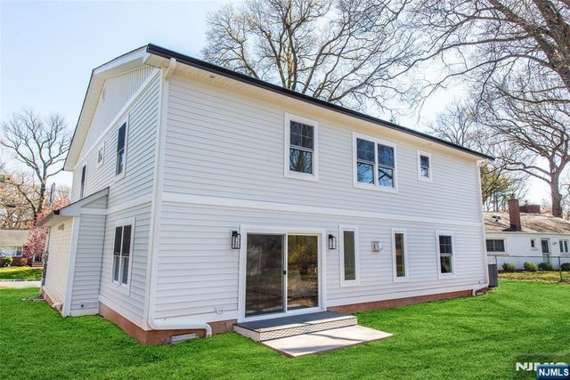 196 Vinton Circle, Fanwood, NJ 07023