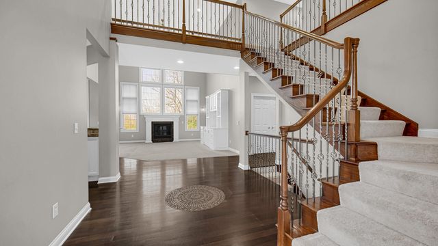 83 Scotscraig Drive, Valparaiso, IN 46385