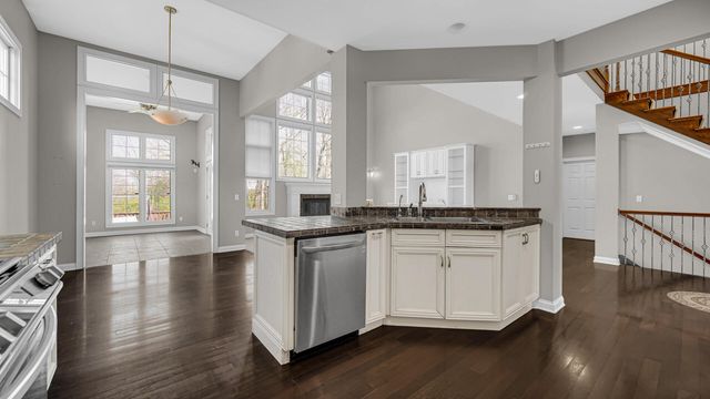 83 Scotscraig Drive, Valparaiso, IN 46385