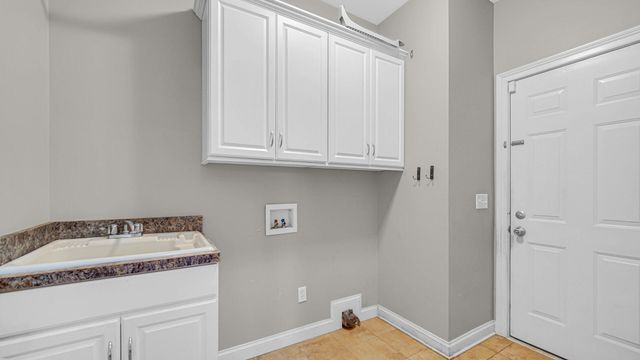 83 Scotscraig Drive, Valparaiso, IN 46385