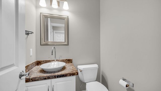 83 Scotscraig Drive, Valparaiso, IN 46385