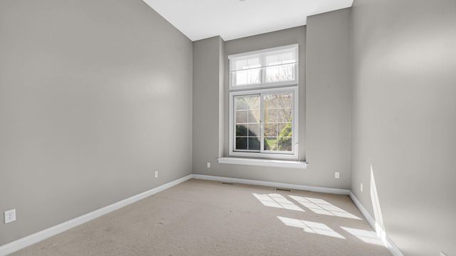 83 Scotscraig Drive, Valparaiso, IN 46385
