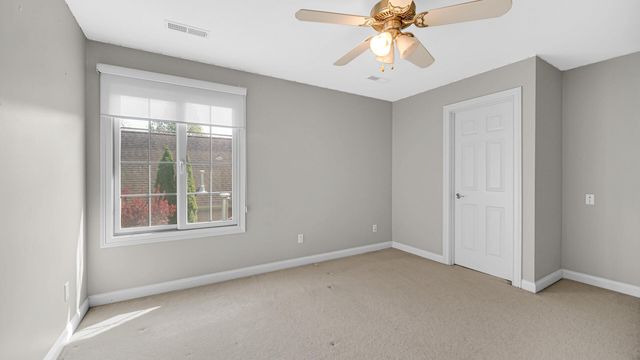 83 Scotscraig Drive, Valparaiso, IN 46385