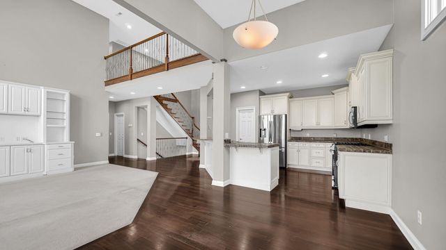83 Scotscraig Drive, Valparaiso, IN 46385