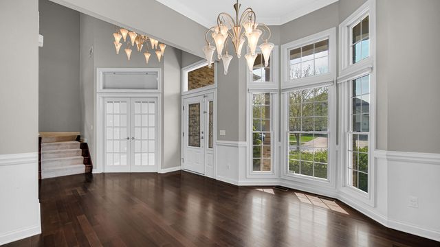 83 Scotscraig Drive, Valparaiso, IN 46385