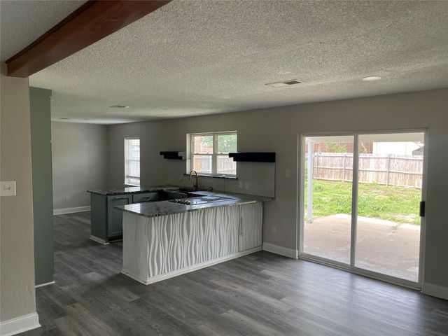 3817 Bremerton Street, Irving, TX 75062