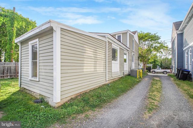 307 HAWKE ST, Fredericksburg, VA 22401