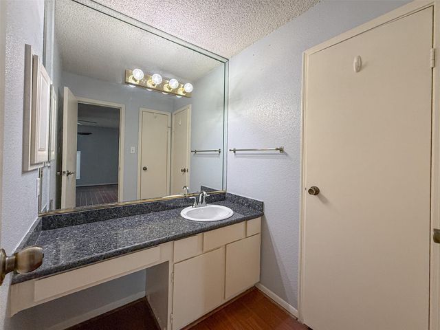 3100 Jeanetta Street 1104, Houston, TX 77063