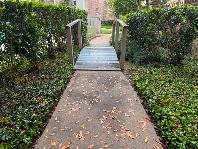 3100 Jeanetta Street 1104, Houston, TX 77063