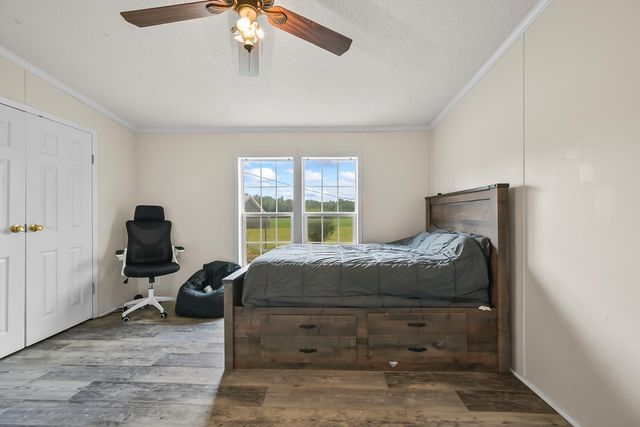 6439 Cedar Grove Rd, Big Sandy, TN 38221