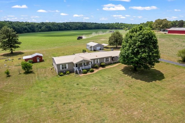 6439 Cedar Grove Rd, Big Sandy, TN 38221