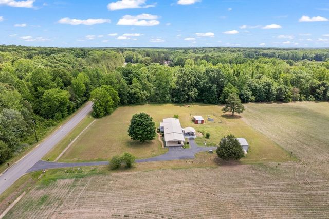 6439 Cedar Grove Rd, Big Sandy, TN 38221