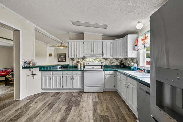 6439 Cedar Grove Rd, Big Sandy, TN 38221