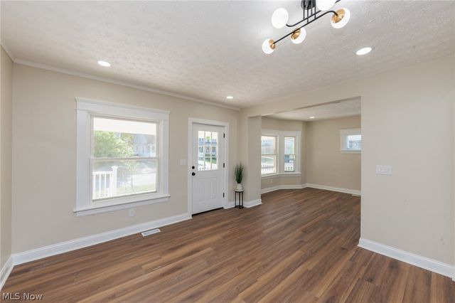 1272 Warren Road, Lakewood, OH 44107