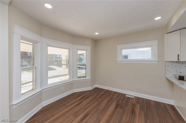 1272 Warren Road, Lakewood, OH 44107