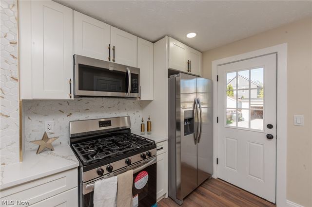 1272 Warren Road, Lakewood, OH 44107