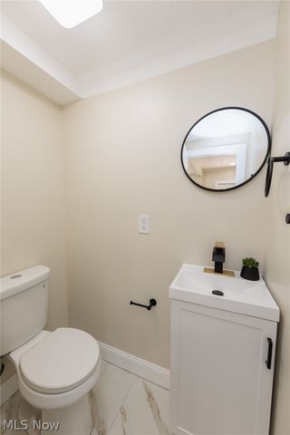 1272 Warren Road, Lakewood, OH 44107