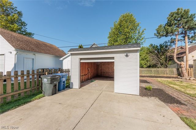 1272 Warren Road, Lakewood, OH 44107