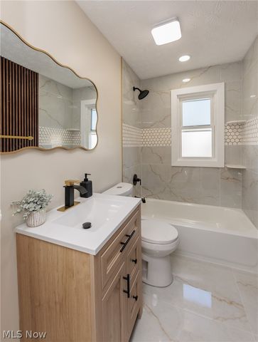 1272 Warren Road, Lakewood, OH 44107