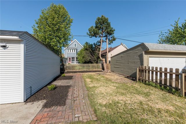 1272 Warren Road, Lakewood, OH 44107