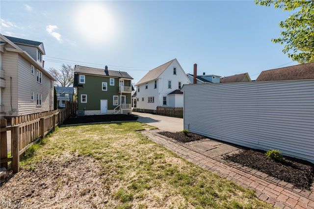 1272 Warren Road, Lakewood, OH 44107