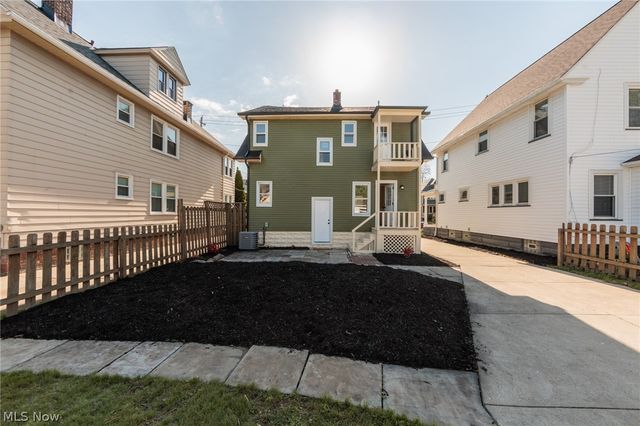1272 Warren Road, Lakewood, OH 44107