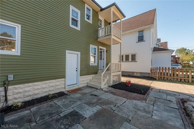 1272 Warren Road, Lakewood, OH 44107