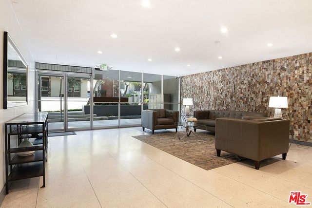 5625 Windsor Way 107, Culver City, CA 90230