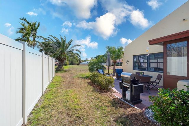 5602 12TH AVENUE W 5602, Bradenton, FL 34209