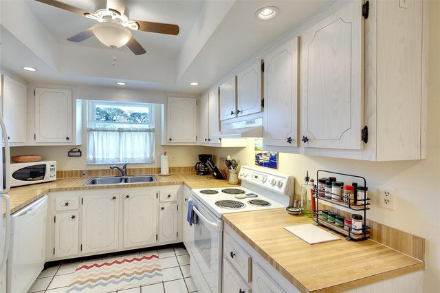 5602 12TH AVENUE W 5602, Bradenton, FL 34209