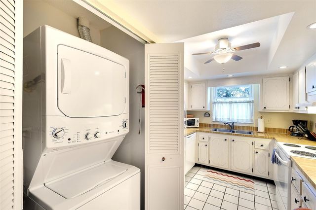 5602 12TH AVENUE W 5602, Bradenton, FL 34209