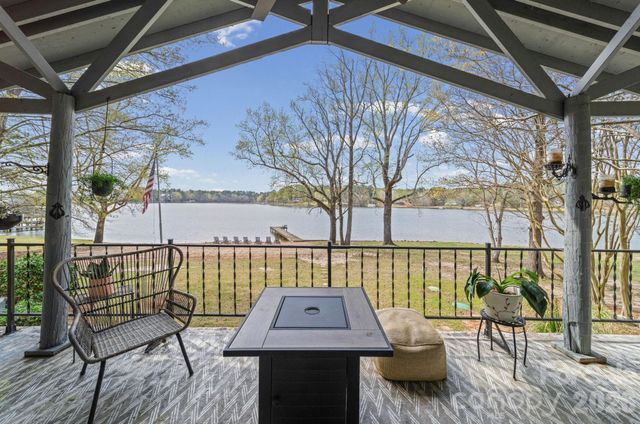 2262 Beaver Creek Road, Camden, SC 29020