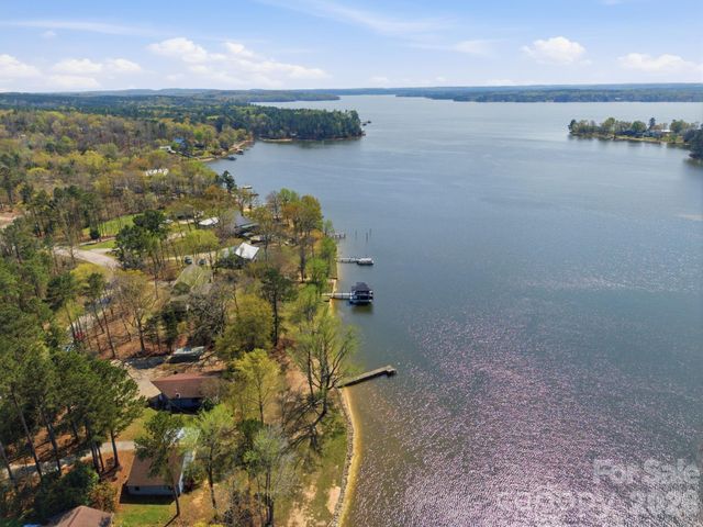 2262 Beaver Creek Road, Camden, SC 29020