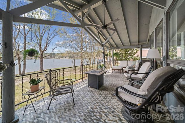 2262 Beaver Creek Road, Camden, SC 29020